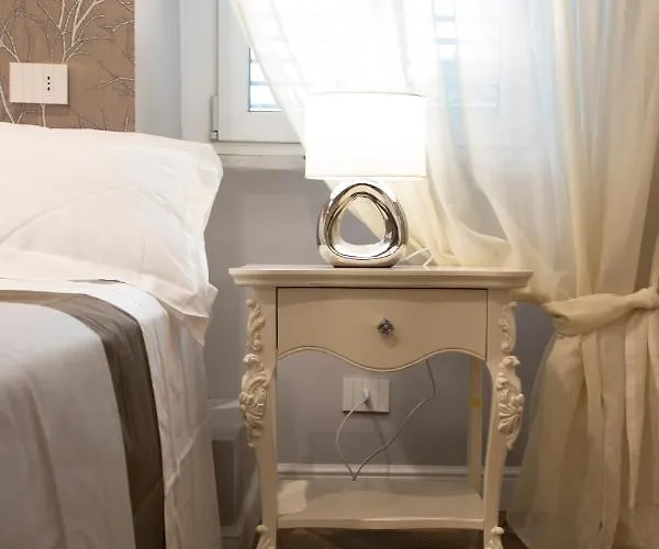 Palazzo Fracassini Konukevi 4*