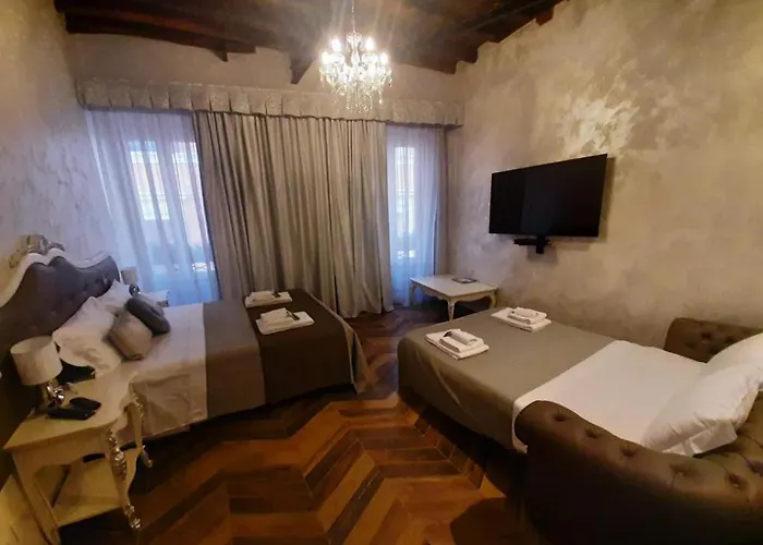 Palazzo Fracassini Konukevi Roma