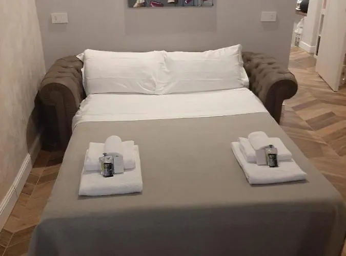 Konukevi Palazzo Fracassini 4*