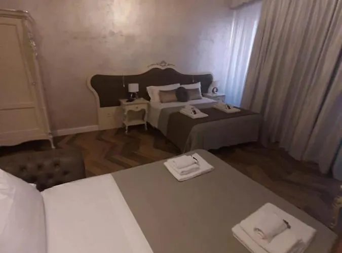 Palazzo Fracassini Konukevi 4*