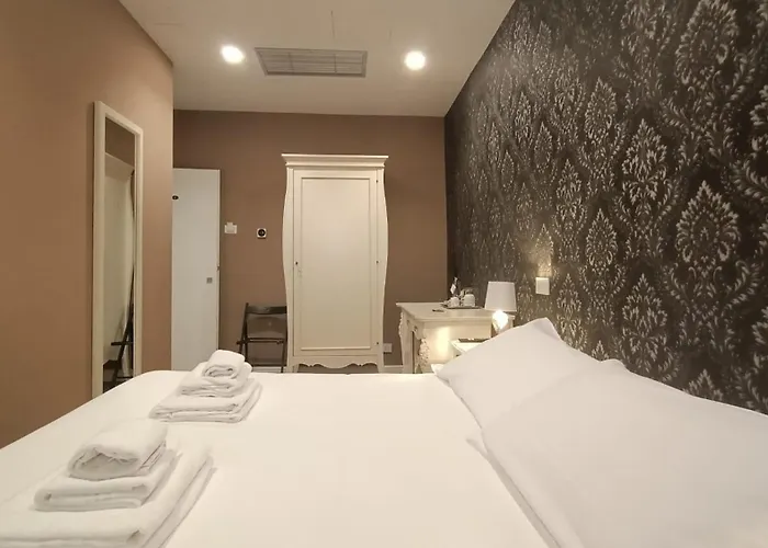 Konukevi Palazzo Fracassini 4*